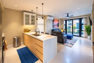 Suite Sunshine 1BR with Balcony Views Pool Gym 24hr Security - 2