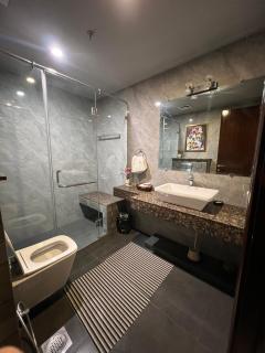 Luxury Apartments By Monark Suites - 3