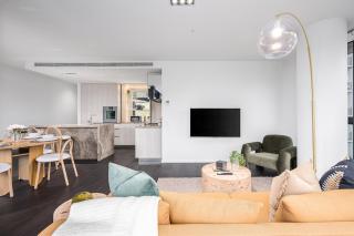 LaneStay - Panoramic Park View w Gym & Pool & Parking - 8