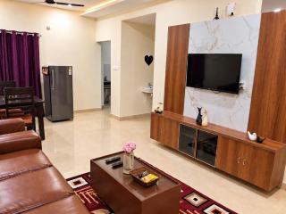 Love Theme 1BHK Cozy Stay in Madhapur HITEC - 0