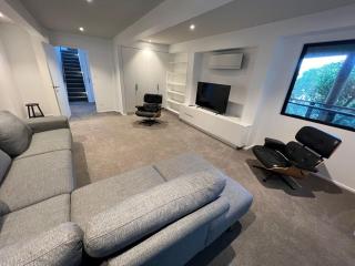 Hidden Paradise in ChCh -Pool, Spa & Harbour Views - 2