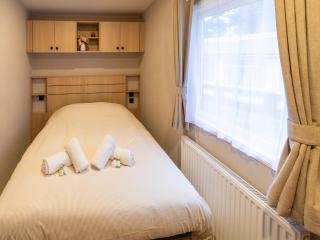 Mobile Home with Shared Pool - 6
