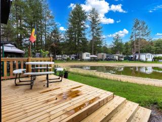 Mobile Home with Shared Pool - 5