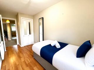 The Canal Retreat - 2-Bed & Parking - 5
