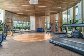 Beautiful Art Apartment near Tram and Shops - 8