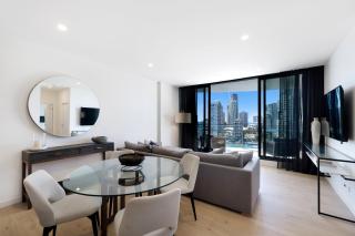 Luxury Chevron Island Retreat Water & City Views - 1