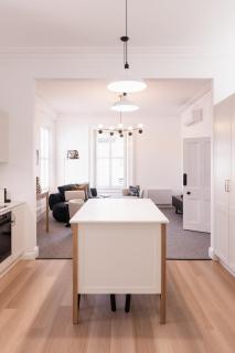 Harrington House - inner-city luxury apartment - 4