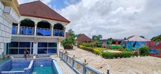 Royal Haven Motel AC & Pool - 5