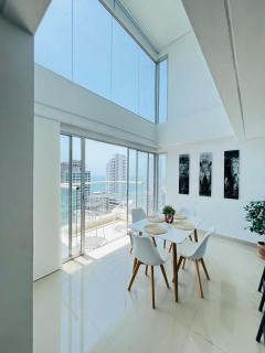 Espectacular loft moderno piso 17 con vista al mar - 0
