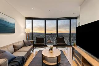 Skytower 72nd Floor 3BR with Parking, Pool and Gym - 0