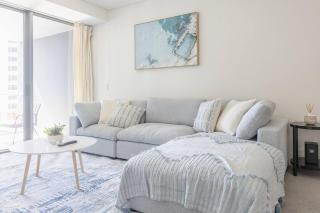 Oaks Luxury 2BR City Suite with Pool, Gym and Parking - 9