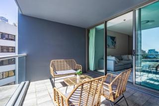Oaks Luxury 2BR City Suite with Pool, Gym and Parking - 7