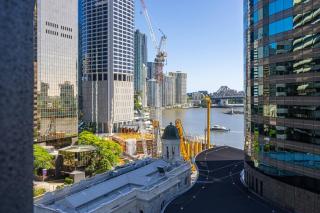 Oaks Luxury 2BR City Suite with Pool, Gym and Parking - 2