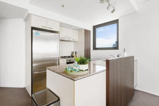 Oaks Panoramic 2BR City Apartment with Pool, Parking, Gym - Brisbane - 4