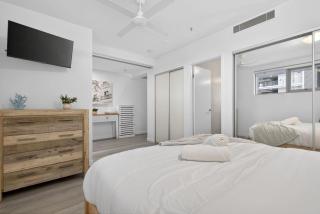 Gorgeous and Spacious 2BR Beach Apt with Pool, Parking and Gym - 3