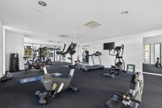 Gorgeous and Spacious 2BR Beach Apt with Pool, Parking and Gym - 1