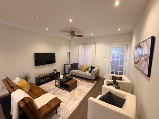 Stylish Toronto Getaway Spacious Fully Equipped - 0