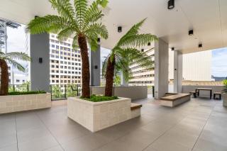 Park Avenue Apt in the Heart of the City - 8