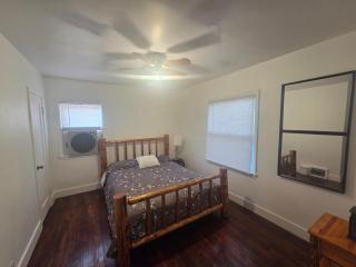 Comfortable 2BR Upper-Level Home in Sugarhouse - 4