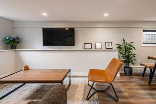 2-Bedroom Private Suite, Free Parking, Near Main St & Downtown - 2