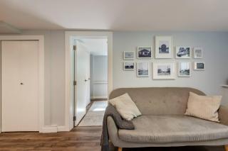 2-Bedroom Private Suite, Free Parking, Near Main St & Downtown - 4