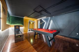Heated Pool • Sleeps32•Pickle/Basketball • Theater - 7