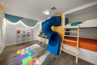 Heated Pool • Sleeps32•Pickle/Basketball • Theater - 1