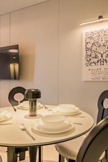 Urbane Skyline 1BR w Balcony Uptown BGC - 8