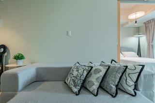 Urbane Skyline 1BR w Balcony Uptown BGC - 3