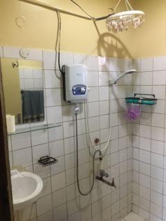2BR 1BA Apt in Mutungo Mbuya Kampala with AC and Wi-Fi - 4