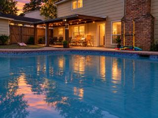 Houston Oasis Pool, Gameroom, & Near IAH Airport - 7