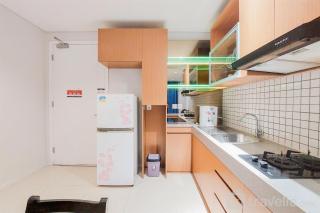 Elegant and Spacious 2BR at Paddington Heights Apartment By Travelio - 5