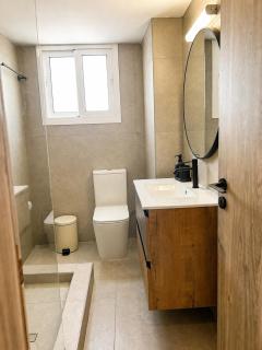 City & Sea 401 Modern 2BR in Paphos - 9