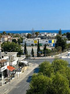 City & Sea 401 Modern 2BR in Paphos - 8