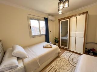 Bright Family Home Garden View New Cairo - 7