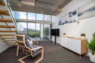 Bright Loft-Style Apartment with Gorgeous View - Hosted by CanStay - 9