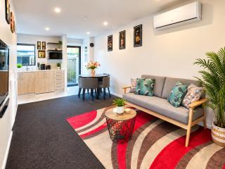 Stylish 2 bedroom Townhome in CBD - 8