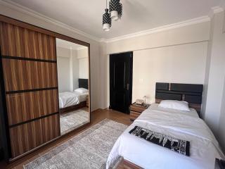 Luxury 3BR Apartment in New Cairo, Family-Friendly - 8