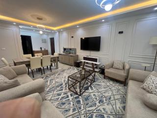Luxury 3BR Apartment in New Cairo, Family-Friendly - 5