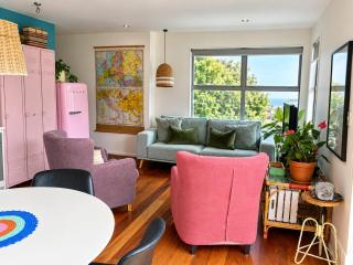 Stanmore Bay lush garden with pool, close to beach - 9