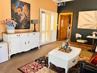 Vineyard Charm House - McLaren Vale Retreat - 5
