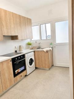 City & Sea - 402 Modern 2BR in Paphos - 8
