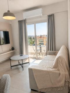 City & Sea - 402 Modern 2BR in Paphos - 6
