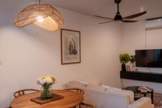 Peaceful 2BR Modern Oasis in Tumbak Bayuh - 6