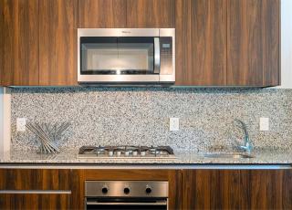 Stylish Condo w/Car. Walk to beach! - 5