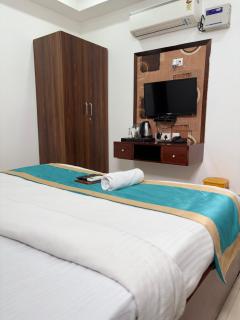 Hotel Divine India Noida Sector 135 - Noida - 5