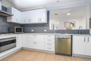 4BR 2BA House Nestled in a Quiet Spot in Dickson - 2
