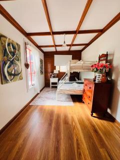 5-bedroom vineyard cottage for groups McLaren Vale - 2