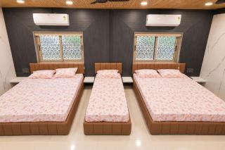 Meera Marriage Hall & Hotel - 7
