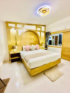 Lerwin House - 9